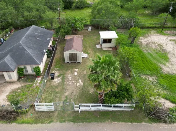 1526 N Alamo St, Mission, TX 78573