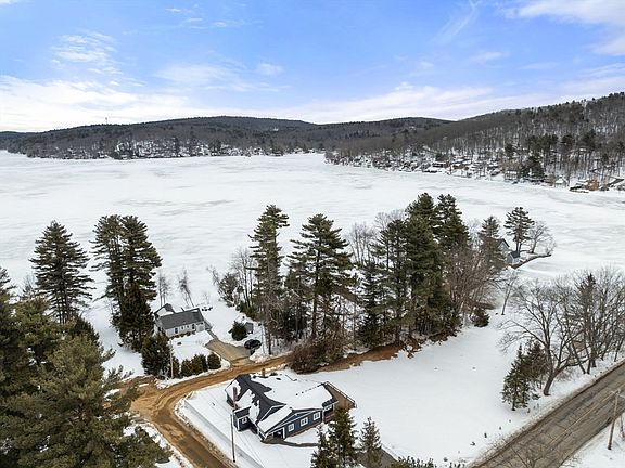 4th image of 241 Mashapaug Rd