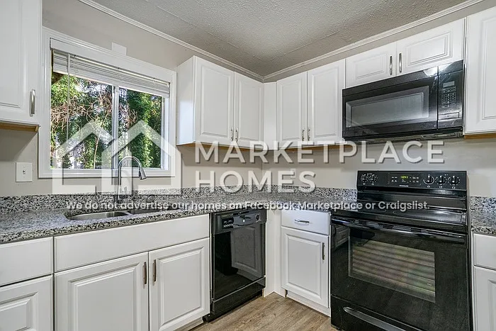 1051 Scott Rd — Photo 8