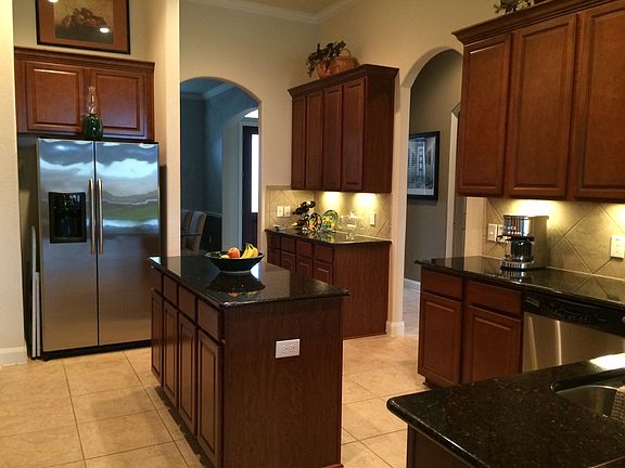Large Gourmet Kitchen