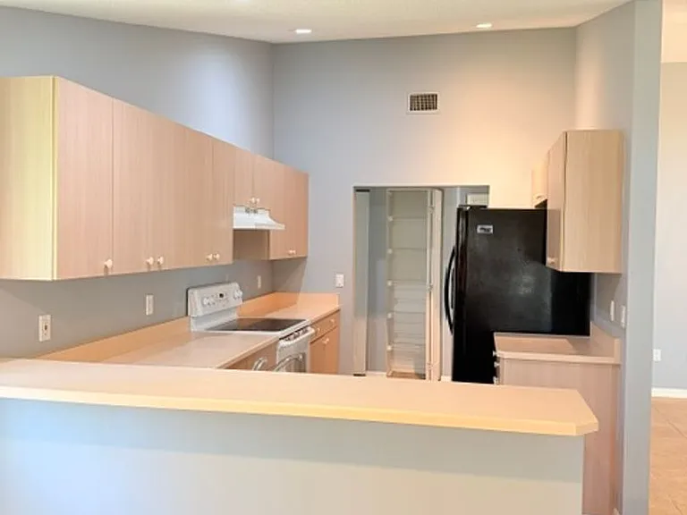20 Palm Ln — Photo 7