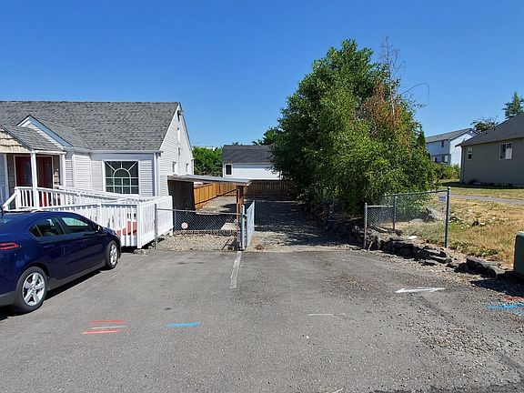 2nd image of 141 116th St S #B