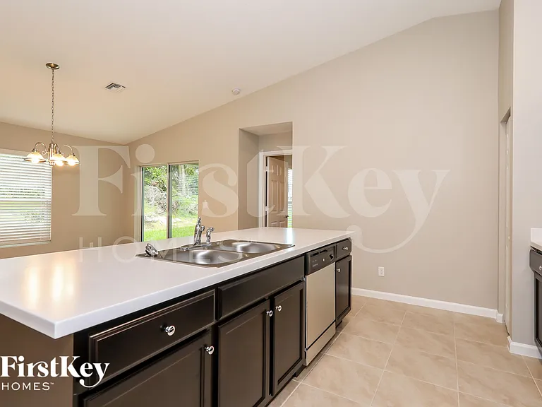 3501 SW Voyager St — Photo 6
