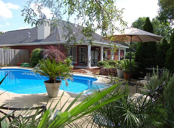 4th image of 1422 Greymont Ln