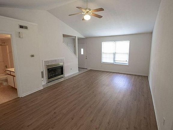 2nd image of 2535 Northampton Dr #2