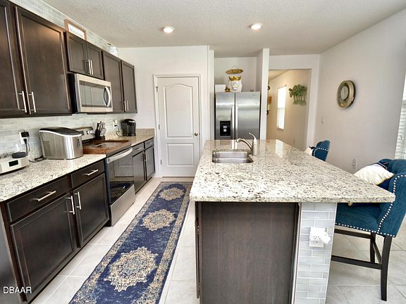 4th image of 279 Caryota Ct