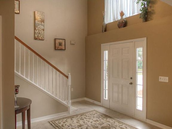 3rd image of 710 Valrico Hills Ln