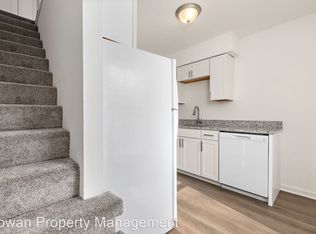 632 S Lakehurst Dr, Olathe, KS 66061