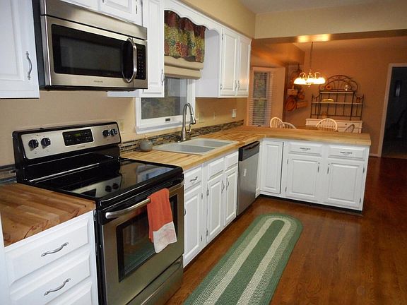 2nd image of 7593 Trillium Ct