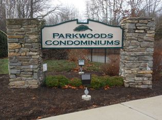 29 Parkwoods Dr, Norwich, CT 06360