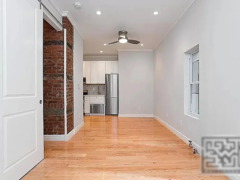 202 S 2nd St #1B — Photo 4