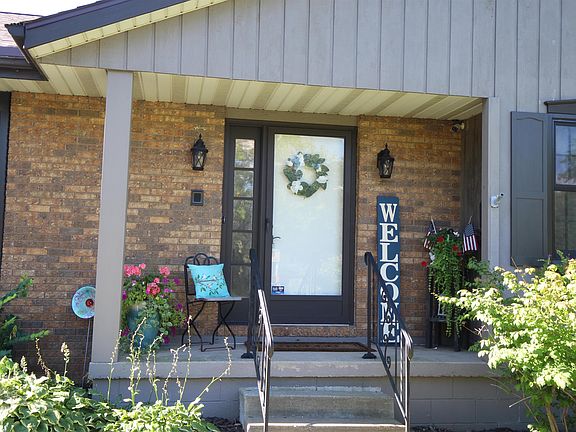 2nd image of 243 Whispering Oaks Dr