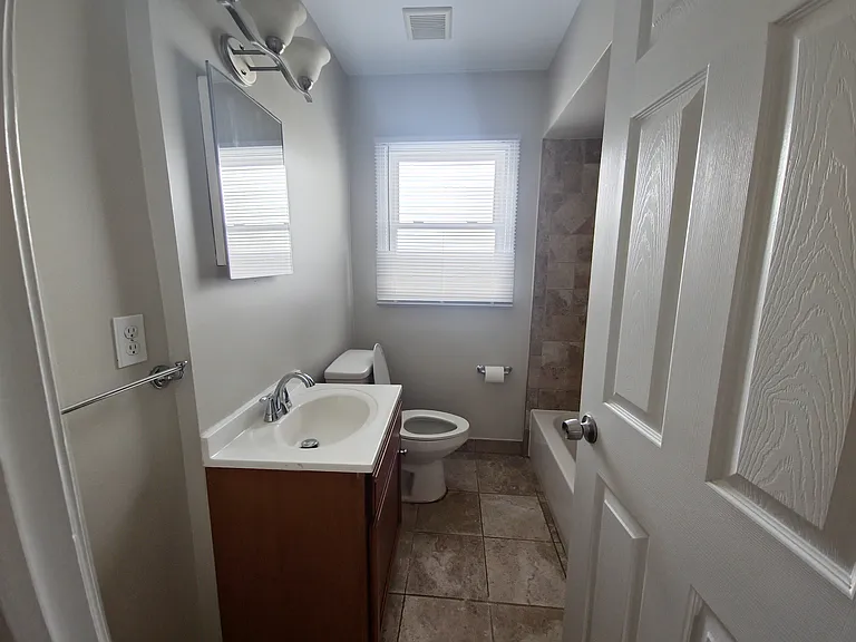28919 Hughes St — Photo 7