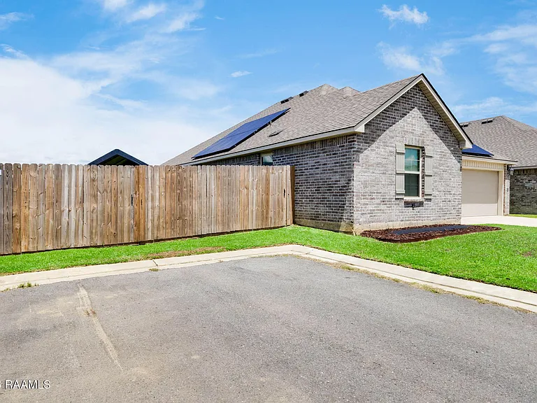108 Harvest Hill Dr — Photo 3