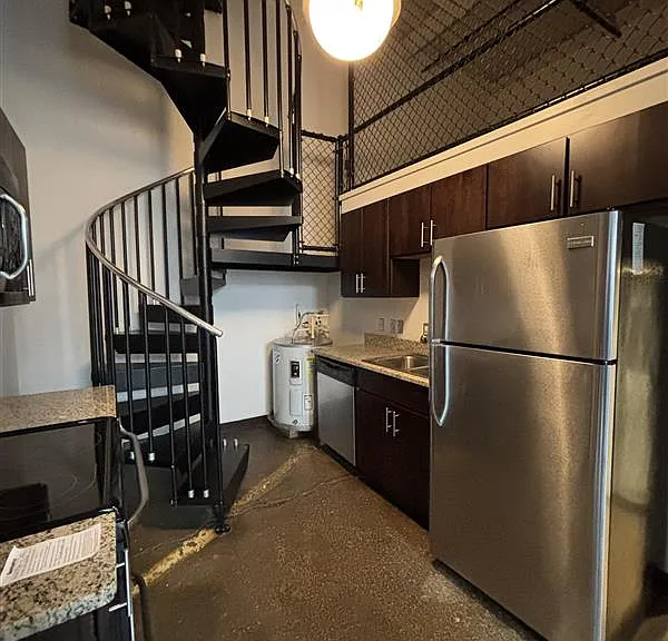 Apt. 33