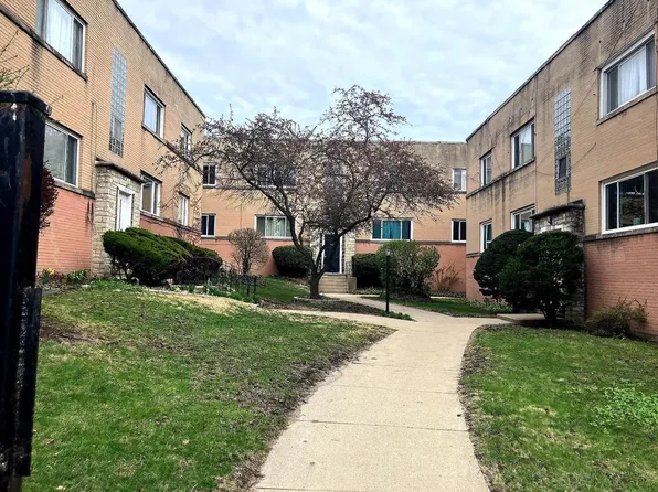 1706 W Jarvis Ave #1, Chicago, IL 60626