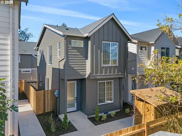 4834 NE Campaign St, Portland, OR 97218