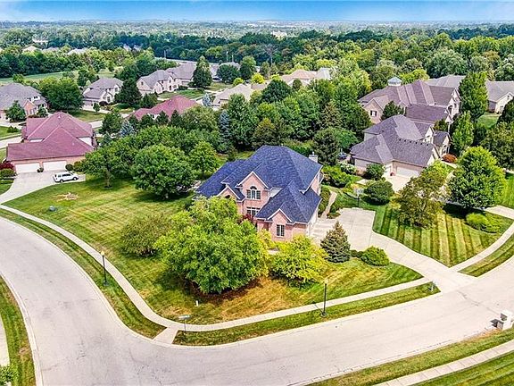 3rd image of 1001 Whispering Pine Ln