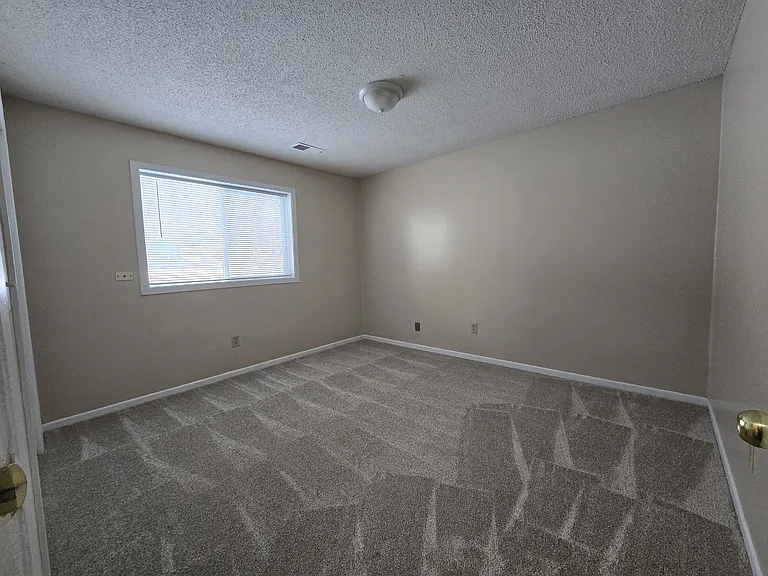 1450 Whispering Ct #4 — Photo 8