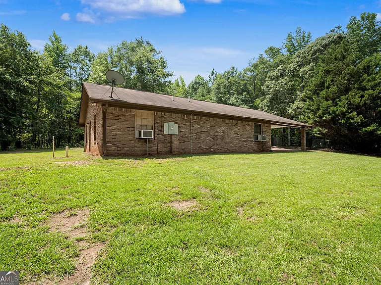 241 Busbin Rd — Photo 24
