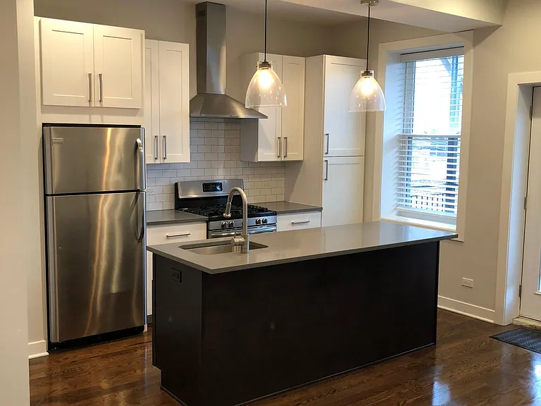 1641 N Paulina St #2R — Photo 1