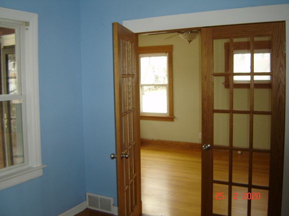 5th image of 1001 N Lombard Ave