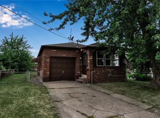 3432 Packard Rd, Niagara Falls, NY 14303