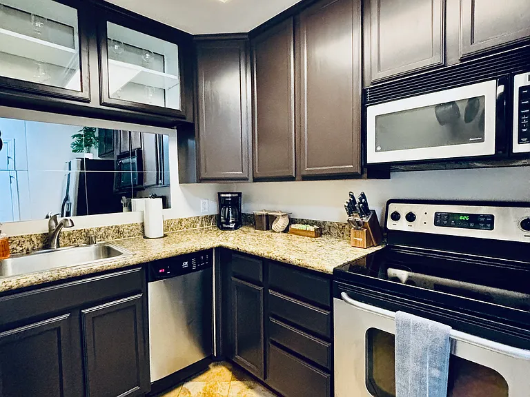 840 Turquoise St #111 — Photo 7