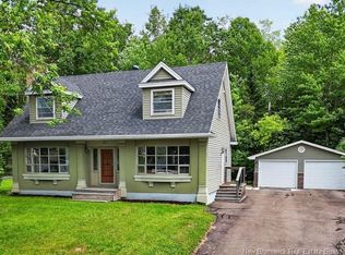121 Cherrylawn Dr, Moncton, NB E1G 2L5