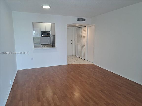 5th image of 17560 Atlantic Blvd APT 403