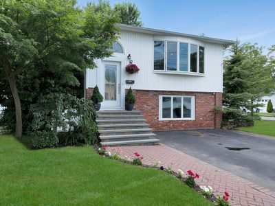 300 Center Bay Dr, West Islip, NY, 11795