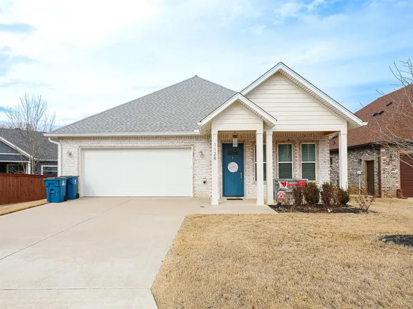 1128 Essex Dr, Benton, AR 72019