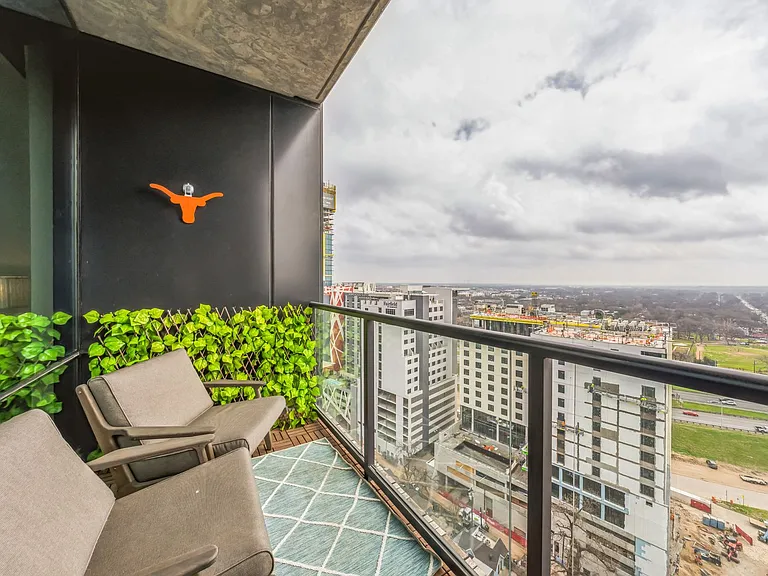 70 Rainey St #1703 — Photo 5