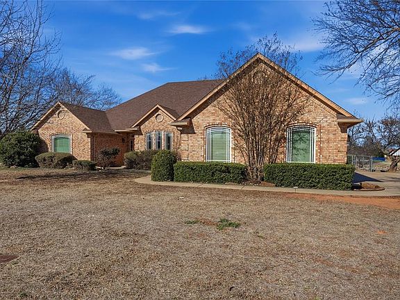 2nd image of 3304 Pondridge Rd