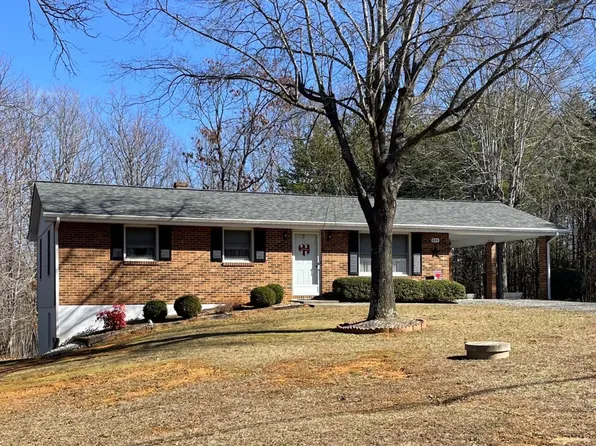 844 Gallows Rd, Gretna, VA 24557