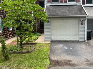9 Banyan St, Selinsgrove, PA 17870