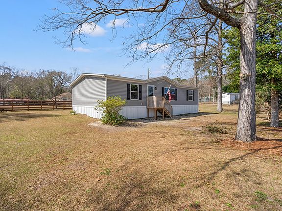 3rd image of 220 Green St