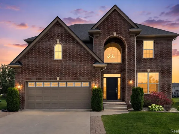 50951 Sevilla Cir, Novi, MI 48374