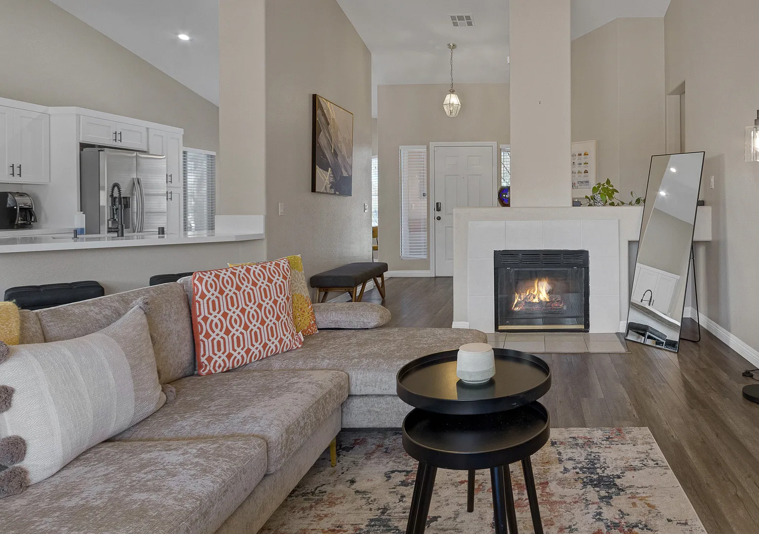 3 bed, 1520 sqft, $3,500 — Photo 3