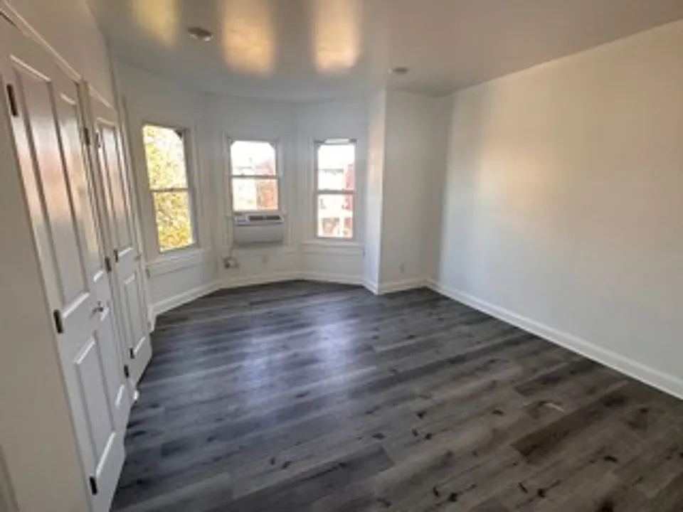 5036 Walnut Street