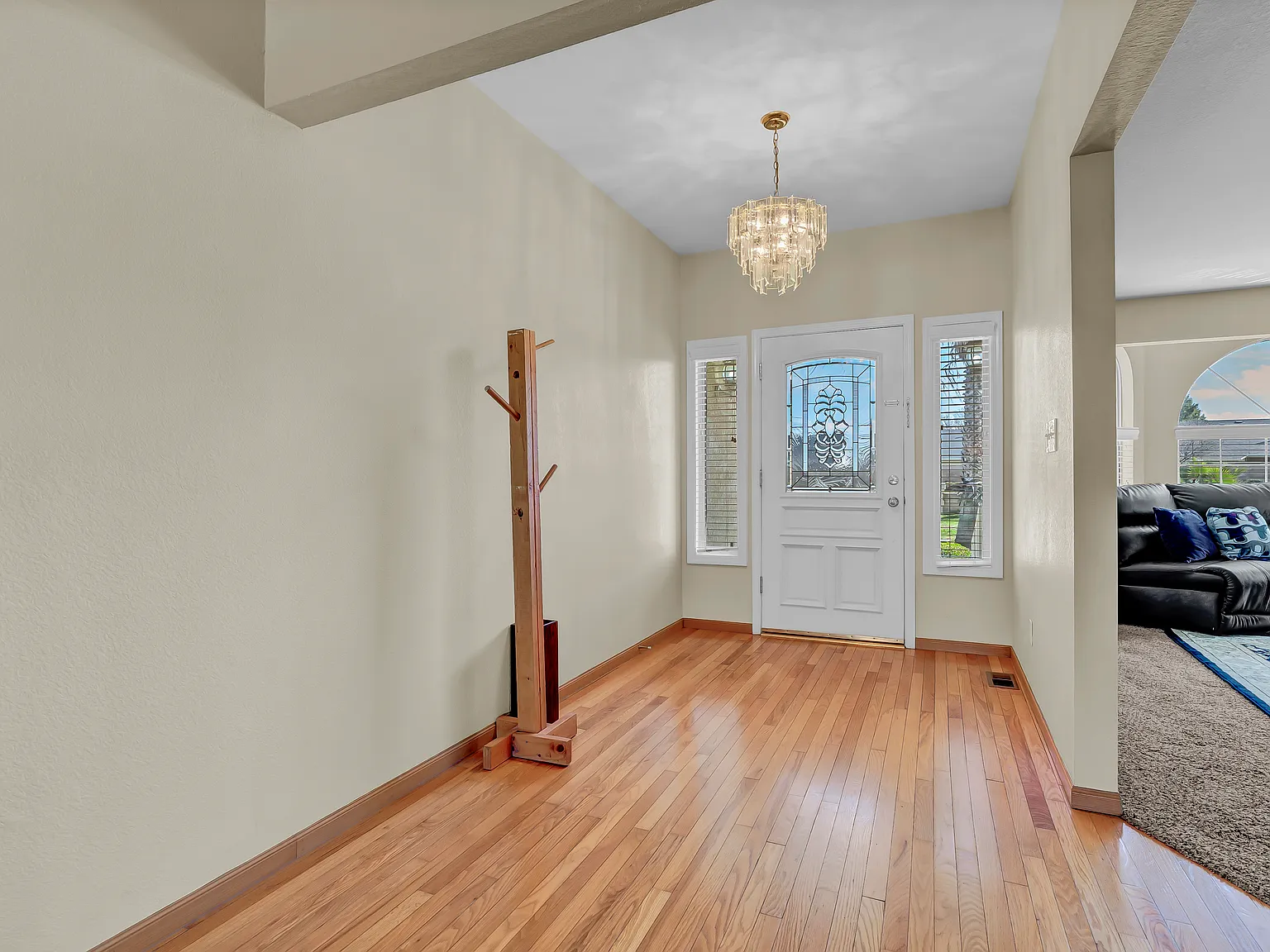 4 bed, 2798 sqft, $3,995 — Photo 3