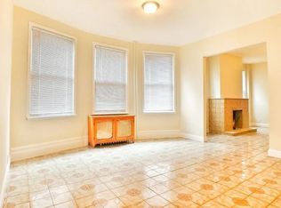 25-36 41st St #1F, Astoria, NY 11103