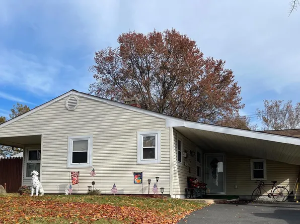 53 Vista Rd, Levittown, PA 19057
