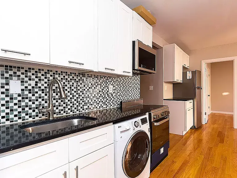723 E 5th St #2C — Photo 1