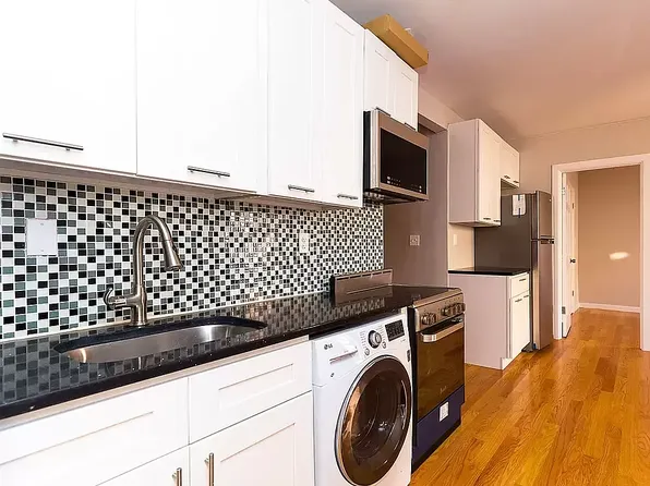 723 E 5th St #2C, Brooklyn, NY 11218