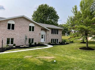 65 Windcrest Dr, Cecil, PA 15321