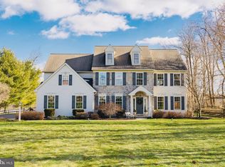 122 Lakewood Dr, Coatesville, PA 19320