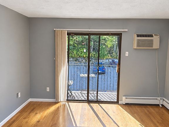 4th image of 458-460 Eastern Ave #15