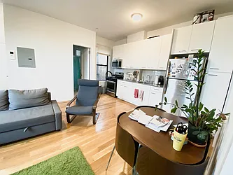 Rented by Papp Realty