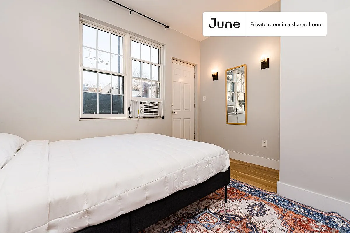Building Photo - 21 Carlton Ave #C